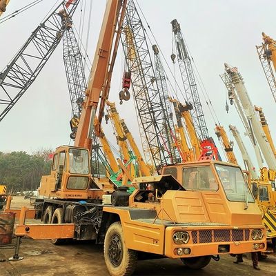 Max. Alturas de elevación 42m de segunda mano Japón 20 toneladas usadas 25 toneladas 40 toneladas grúa montada en camión