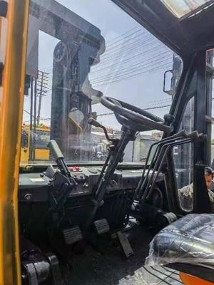 Camión elevador de 10 toneladas TCM FD100 usado con motor diésel y en buen estado