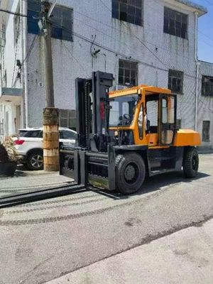 Camión elevador de 10 toneladas TCM FD100 usado con motor diésel y en buen estado