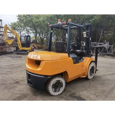 Camión elevador Toyota 7f50 de 5000 kg con 3 mástiles y 6000 mm de altura de elevación en Shanghai