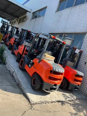 3 toneladas 3000 kg Toyota Forklift usado FDZN30 con motor japonés ISUZU en buenas condiciones