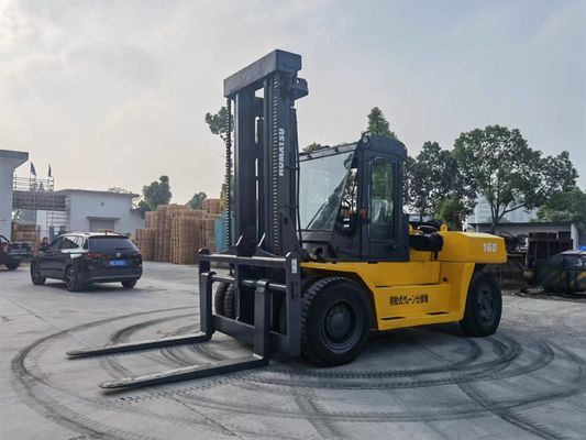 Komatsu FD160 de segunda mano con fuente de energía del motor diesel y longitud de tenedor de 1150 mm