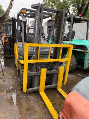 Ponga su tienda de alimentos en movimiento con la carretilla elevadora diesel Komatsu FD30 de 3 toneladas FD25 FD40 FD50