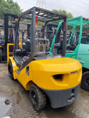 Ponga su tienda de alimentos en movimiento con la carretilla elevadora diesel Komatsu FD30 de 3 toneladas FD25 FD40 FD50
