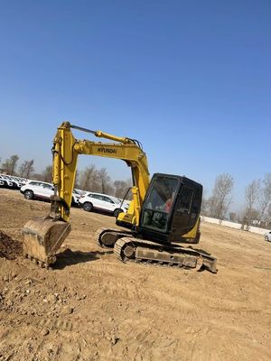 Excavadora Hyundai 80 de segunda mano en buen estado con cilindro hidráulico original