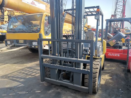 Las máquinas de montacargas usadas más vendidas de Komatsu de 2,5 toneladas 3,5 toneladas 5 toneladas en buenas condiciones