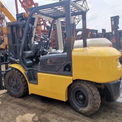 4000 kg de peso Pequeña carretilla elevadora diesel en Japón Komatsu FD30 FD40 FD50 3 toneladas 4 toneladas 5 toneladas