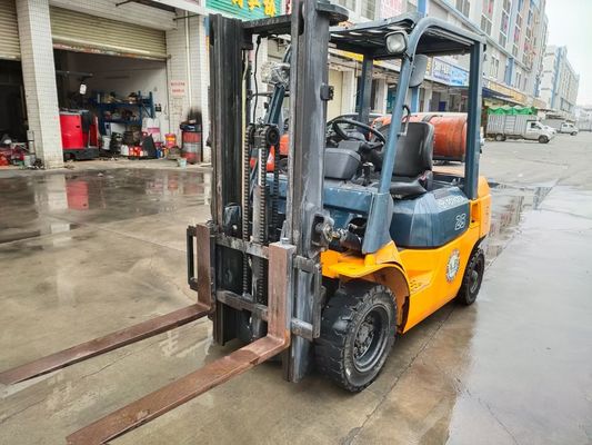 Ancho de horquilla de rutina Toyota Diésel carretilla elevadora de 4 toneladas con altura de elevación de 6 m y motor japonés