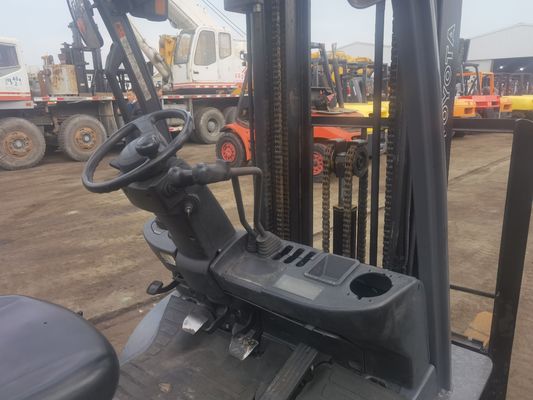 2.5 toneladas Toyota Forklift FD30 para el manejo de materiales Año 2012