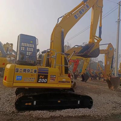 El motor original es el excavador Komatsu PC220-8 PC200-8 PC210-7 PC120 PC60 Excavador de rastreo
