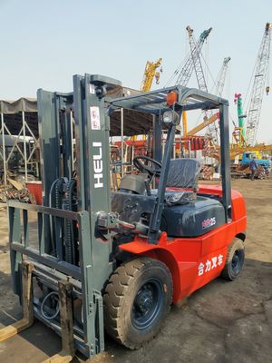2.5 toneladas de carretilla elevadora diésel de helicóptero con certificación CE y dimensiones de horquilla de rutina