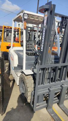 Potente carretilla elevadora diésel TCM de 2.5 toneladas con altura de elevación de 3 m y cilindro personalizable