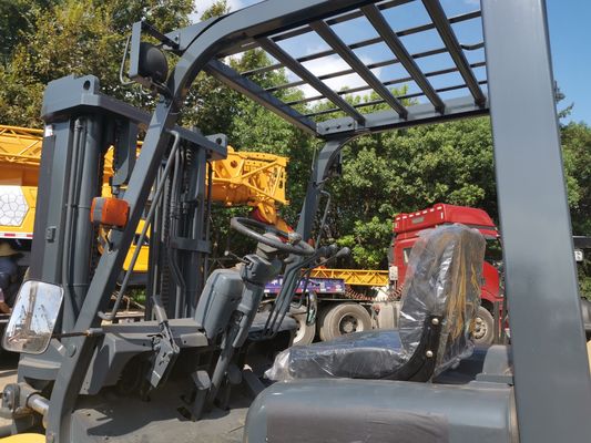 Japón hizo una carretilla de 7 toneladas Komatsu FD70 con longitud de horquilla de 1200 mm y potencia diesel
