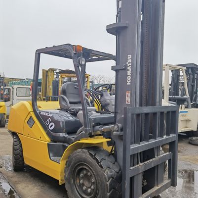 Shanghai Instock Komatsu FD50-10 de 5 toneladas carretilla elevadora con 2,5 toneladas 3 toneladas 3,5 toneladas 5 toneladas 7 toneladas 15 toneladas