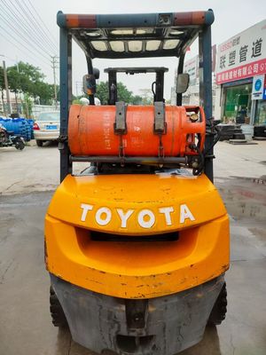 2012 Toyota 7F25 camión elevador de gas licuado con motor japonés y motor de gasolina de 2,5 toneladas