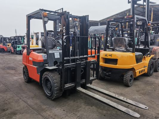 3000 kg de peso Toyota FD30 Usada carretilla elevadora con palanca de cambio lateral que se mueve a la izquierda y a la derecha