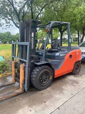 Toyota 8f50 carretilla elevadora de 4 ruedas usada 5 toneladas de diésel para el transporte de almacén