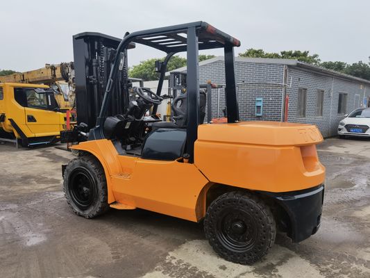 Toyota usado Gasolina 2.5ton 3 toneladas en Shanghai Yard con ancho de horquilla rutina