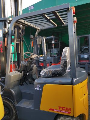 1500 kg Peso TCM FB15 1,5 TON Camión elevadora eléctrica con motor Isuzu y marca CE