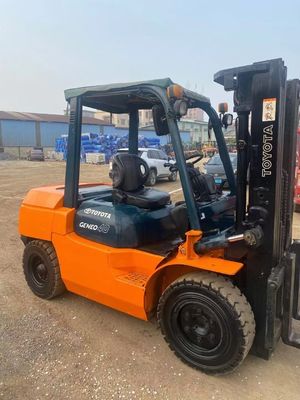 Usado Toyota FD40.4 toneladas carretilla elevadora con 2 etapas mástil 3m 4meters 4.5m Peso KG 4000 kg