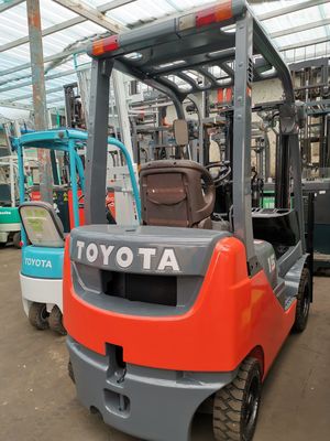 Ancho de tenedor de rutina 1,5 toneladas Toyota FD15 diesel con 2 etapas 3 metros en Shanghai