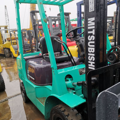 Mitsubishi usado 2.5 toneladas de carretilla elevadora en Shanghai Perfecto para tiendas de materiales de construcción