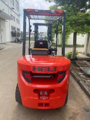 3T helicóptero de combustión interna carretilla elevadora CPC D 30 Perfecto para los requisitos del cliente