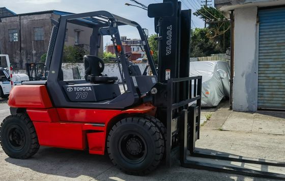 7 toneladas de carretilla elevadora diésel con certificación de la EPA y Toyota ISUZU Motor longitud de horquilla de rutina