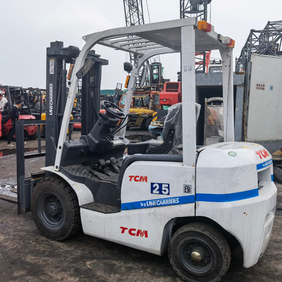 Camioneta elevadora diésel TCM de 2,5 toneladas usada FD25 con motor diésel de núcleo en dimensiones de rutina