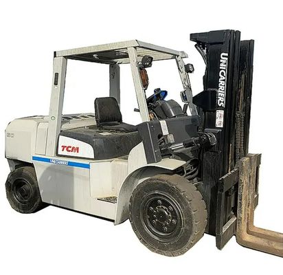 TCM FD50 carretilla elevadora de 5 toneladas con marco de dos puertas y motor diesel