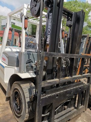 TCM FD50 carretilla elevadora de 5 toneladas con marco de dos puertas y motor diesel