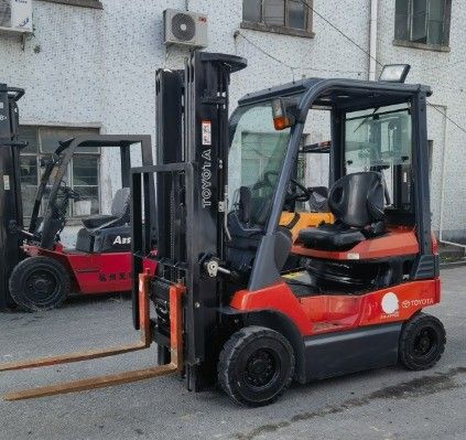 1.5 toneladas de camión de elevación de paletas hidráulica en excelentes condiciones de trabajo para mayoristas