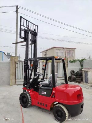 Carrera elevadora Hangcha H30 de 3 toneladas para talleres de reparación de maquinaria