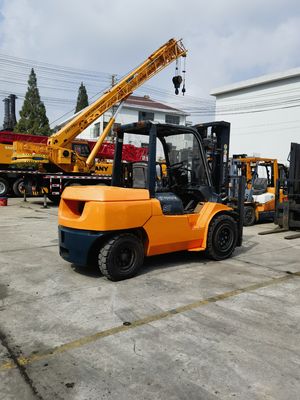 Tienda de ropa debe tener 5 toneladas usadas Toyota carretilla elevadora con piezas hechas en Japón y motor diesel