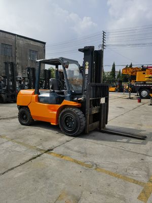 Tienda de ropa debe tener 5 toneladas usadas Toyota carretilla elevadora con piezas hechas en Japón y motor diesel