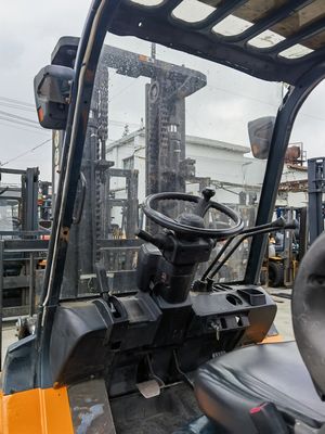 Tienda de ropa debe tener 5 toneladas usadas Toyota carretilla elevadora con piezas hechas en Japón y motor diesel