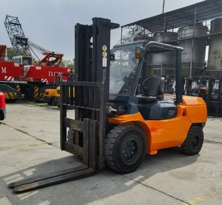 Tienda de ropa debe tener 5 toneladas usadas Toyota carretilla elevadora con piezas hechas en Japón y motor diesel