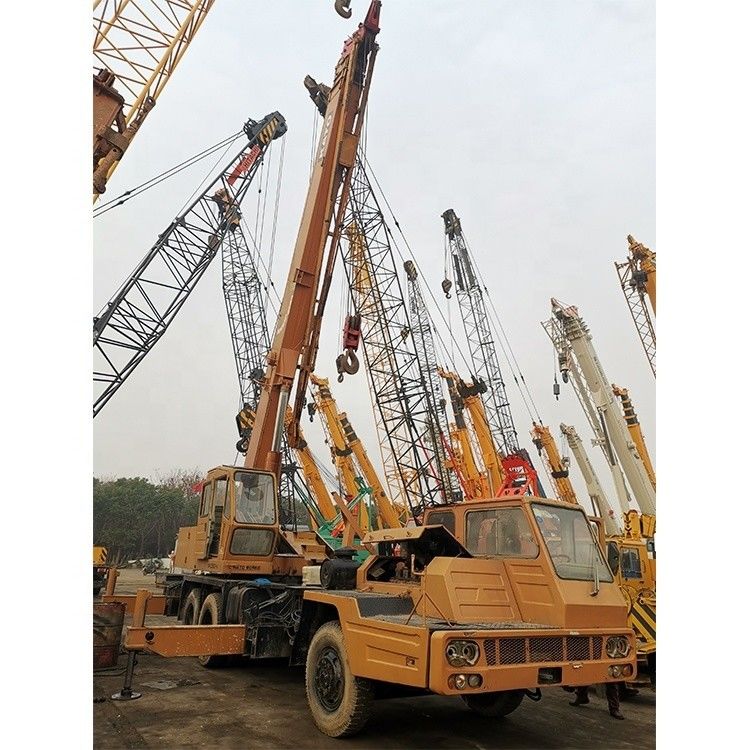 Max. Alturas de elevación 42m de segunda mano Japón 20 toneladas usadas 25 toneladas 40 toneladas grúa montada en camión