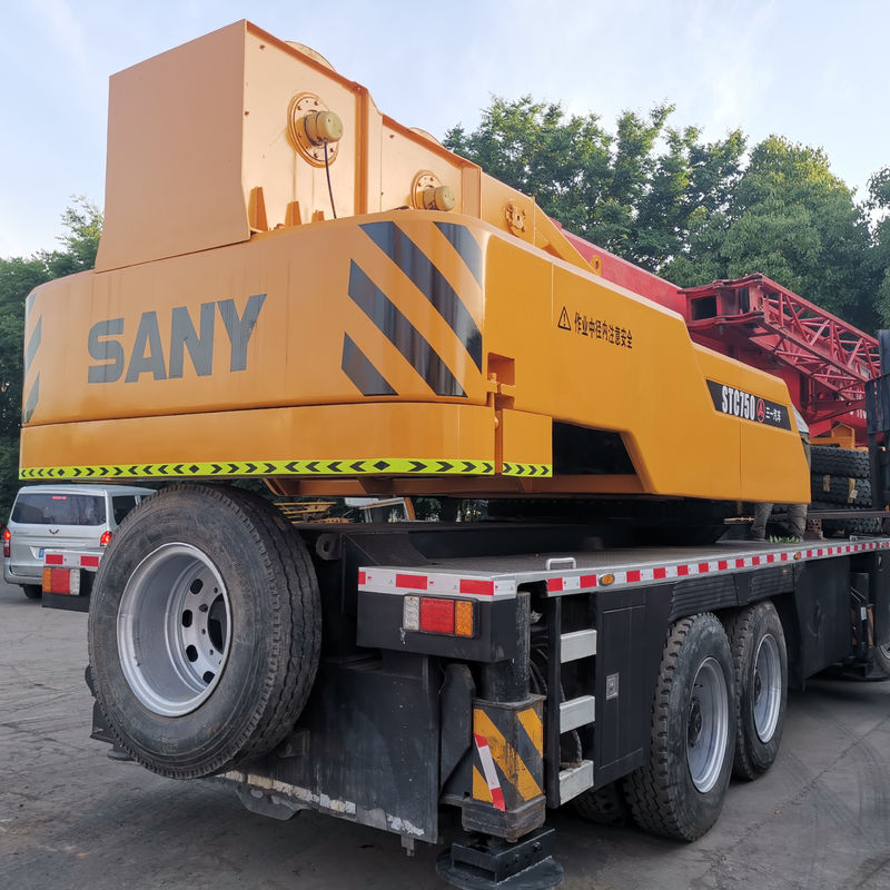 Una grúa de camión móvil hidráulico usado SANY de 75 toneladas STC750 con motor original