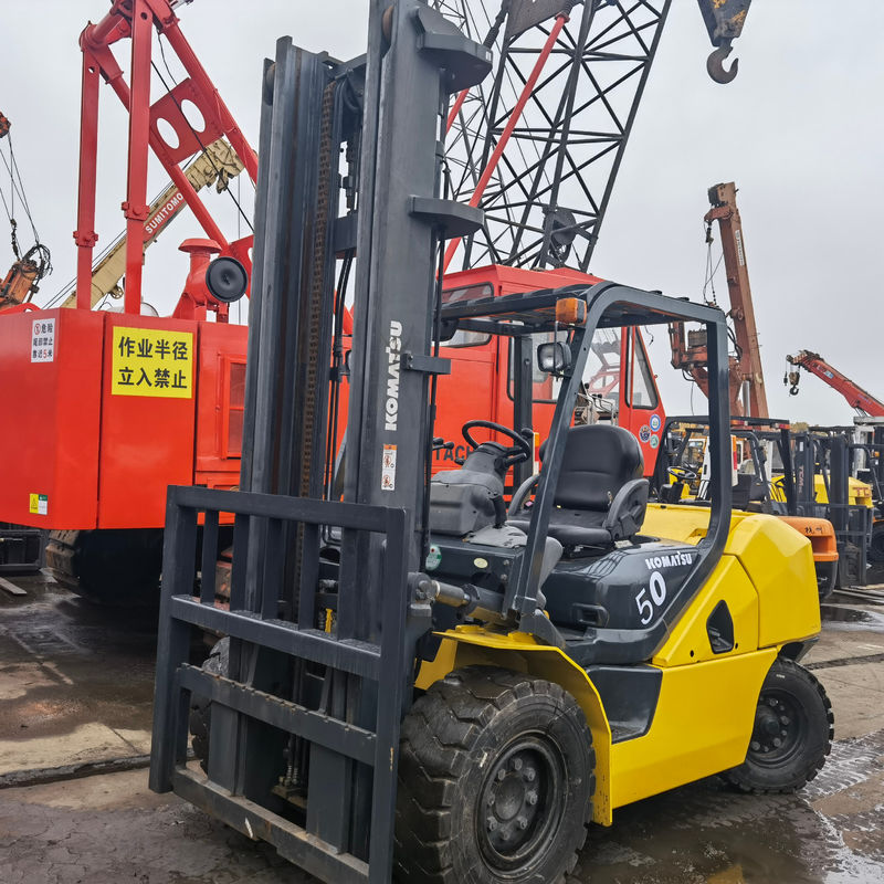 Camiones de montacargas diésel Komatsu de 5 toneladas usados FD50-10 FD50-7 Camiones de montacargas con mástil de 2 etapas
