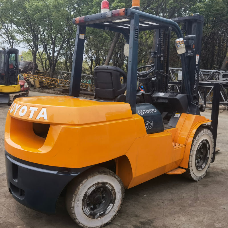 Toyota usada de 4 toneladas 4,5 toneladas 5 toneladas Radiador carretilla elevadora diésel Camión elevador FD40 FD45 FD50