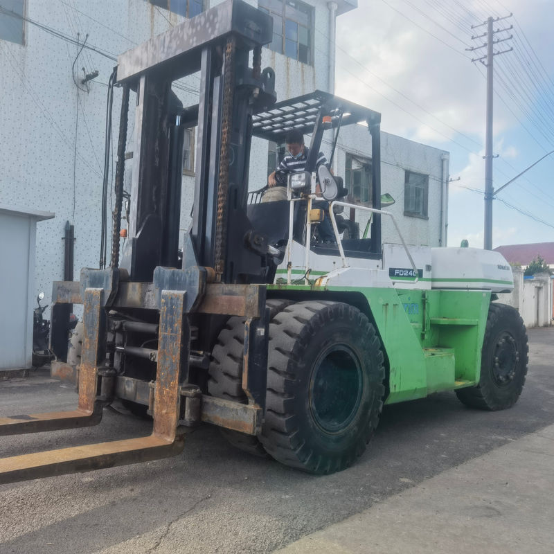 24 toneladas Japón Komatsu FD240 carretilla elevadora para el manejo de materiales en el almacén Japón stock