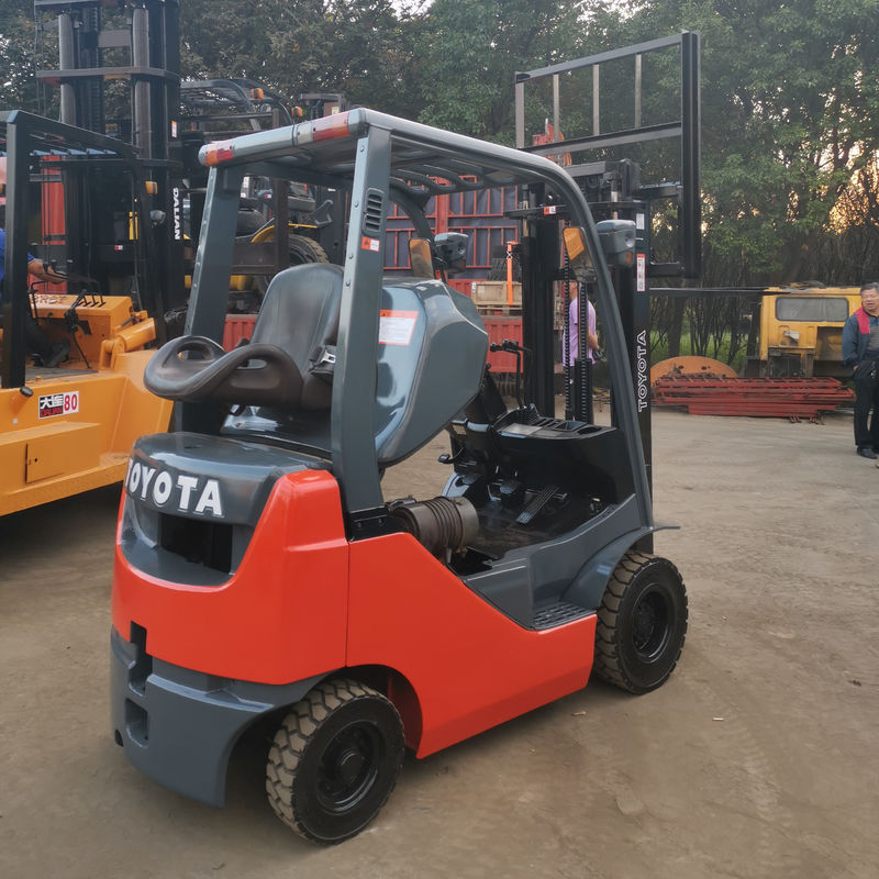 Ancho de tenedor de rutina 1,5 toneladas Toyota FD15 diesel con 2 etapas 3 metros en Shanghai