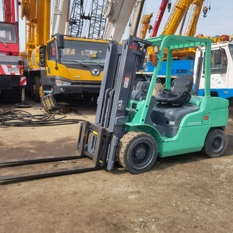 Condiciones de trabajo estables Mitsubishi de segunda mano 3 toneladas FD30 carretilla elevadora con 180 mm de ancho de horquilla