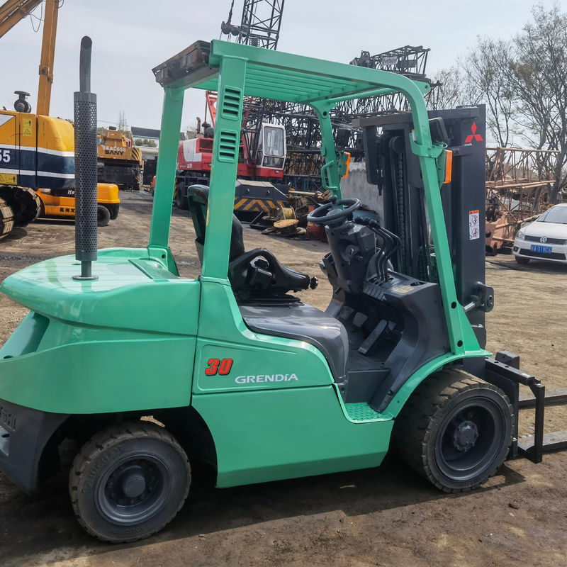 Se utiliza Mitsubishi 3 toneladas FD50 FD70 FD250 FD300 Diésel carretilla elevadora con ancho de horquilla de 180 mm