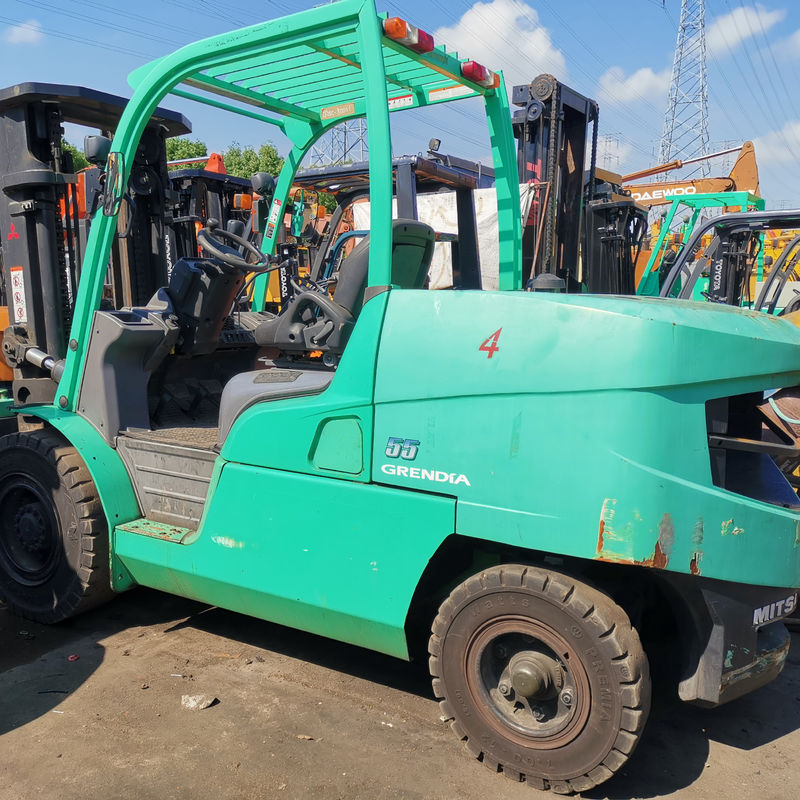 5.5 toneladas MITSUBISHI diesel carretilla elevadora con 180 mm de ancho de horquilla de Japón en buenas condiciones